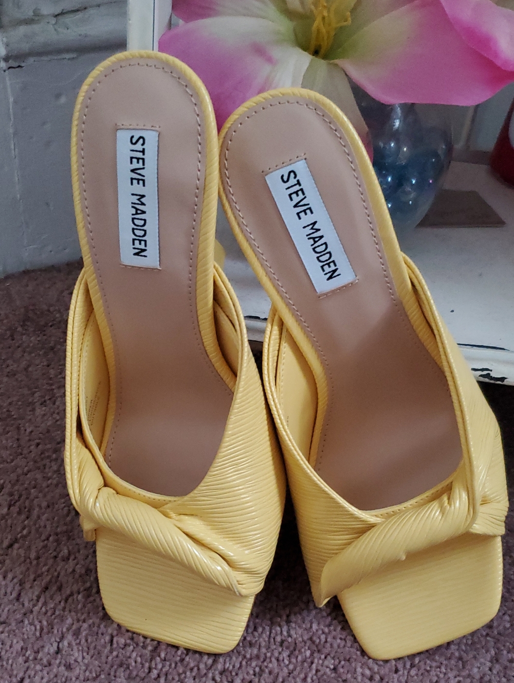 Steve Madden Yellow Knotted Square-Toe Slide Mules
